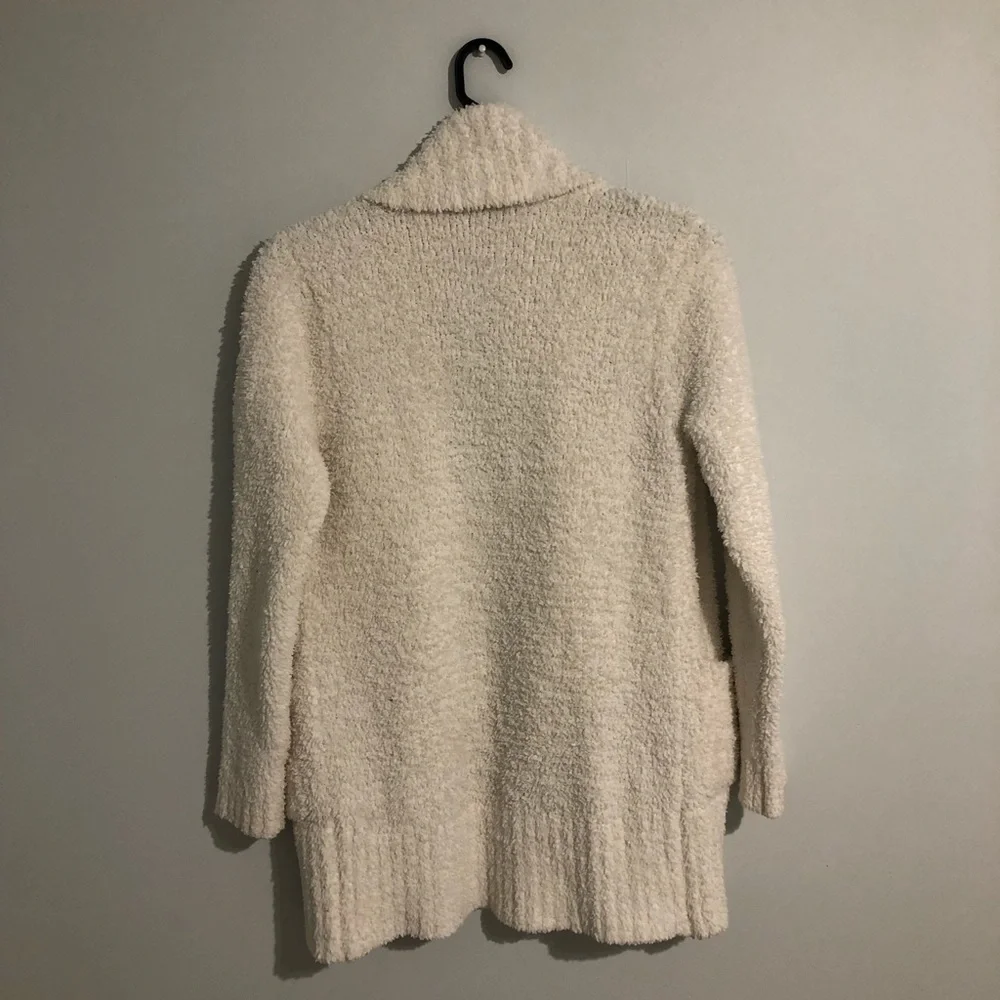 Beautiful women’s sweater! - Picture 3 of 6